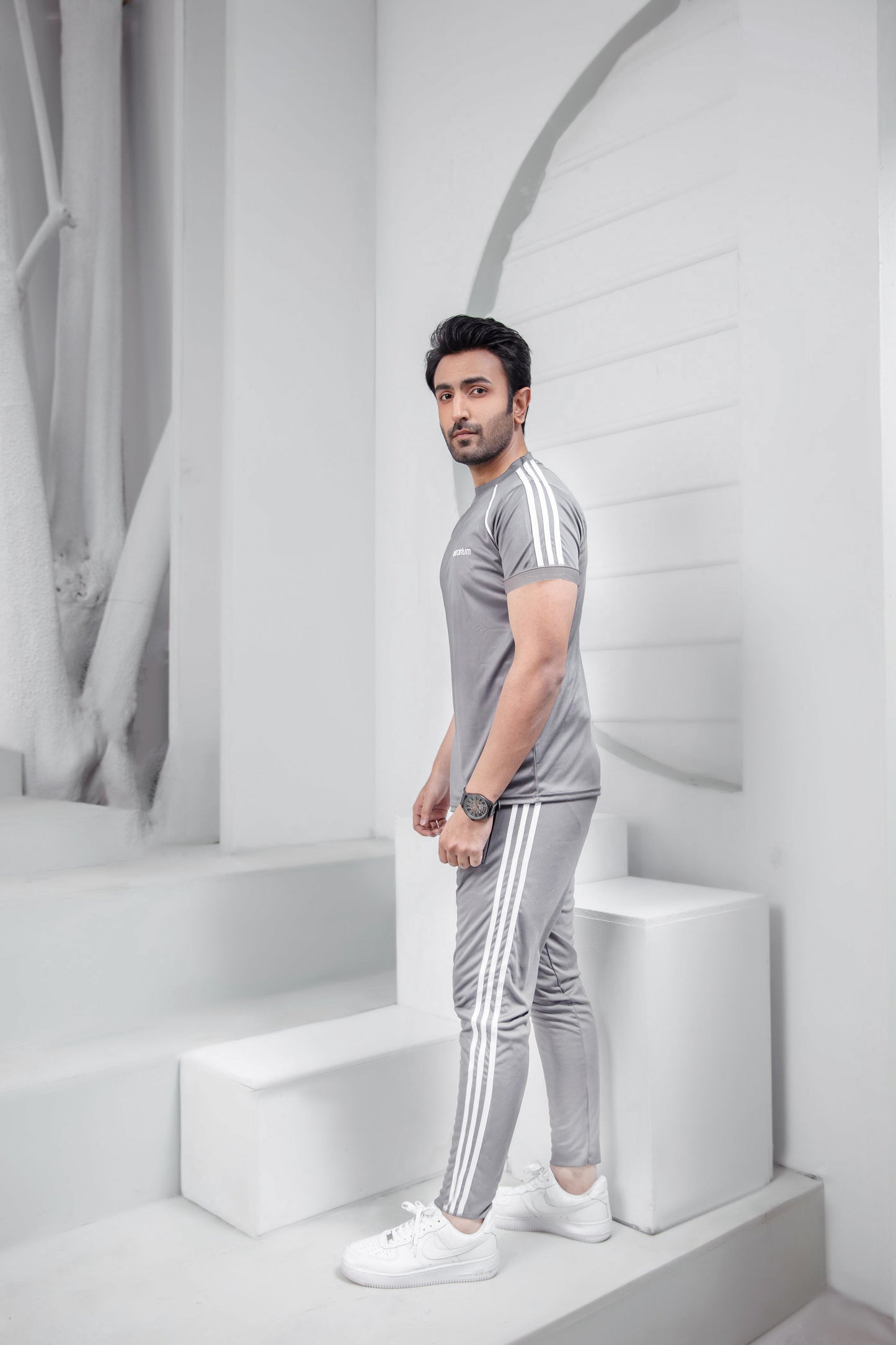 Saqqi's Best Loved - Pebble Grey Tri-Liner